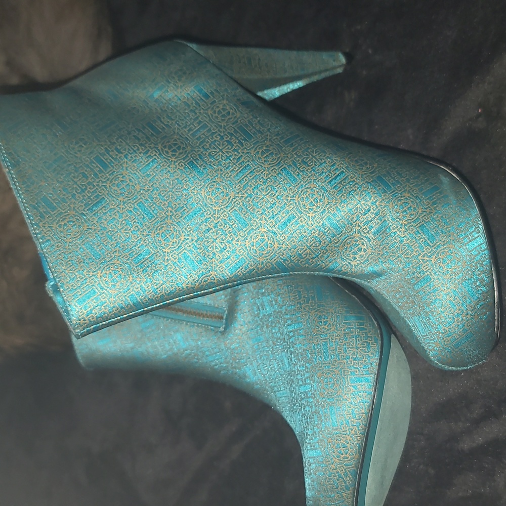 Christian Siriano boots 7.5 teal.